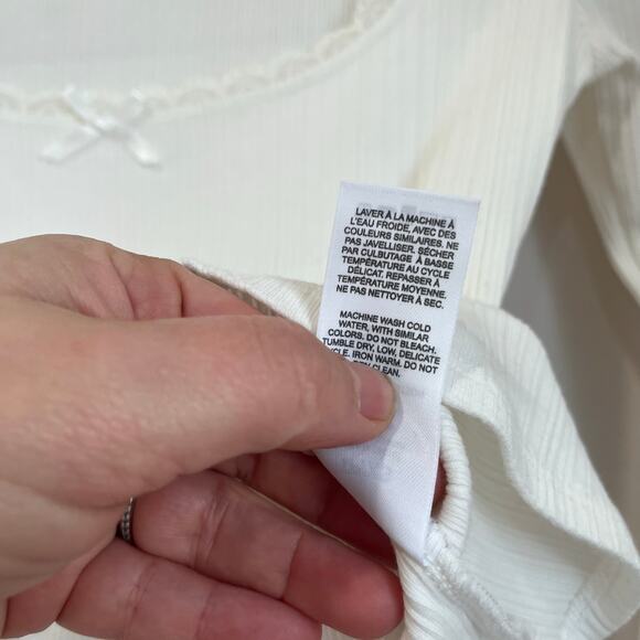 Garage White Ribbed Long Sleeve Scoop Neck Top Stretchy Size XS - Picture 6 of 8